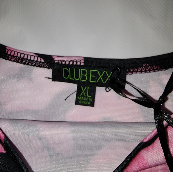 NWT Dolls Kill Sexy Pink Puckered Lips Sports Bra Or Crop Top - Picture 7 of 8